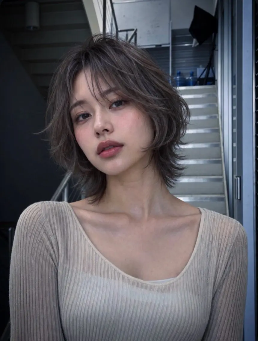ショート カラー 土屋拓樹 レイヤー/ブリーチのヘアスタイル