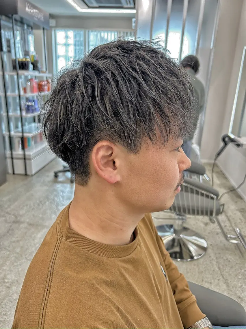 カラー パーマ メンズ メンズハイライト ハイライトカラー カット パーマ トリートメント 梶田 伸篤のヘアスタイル