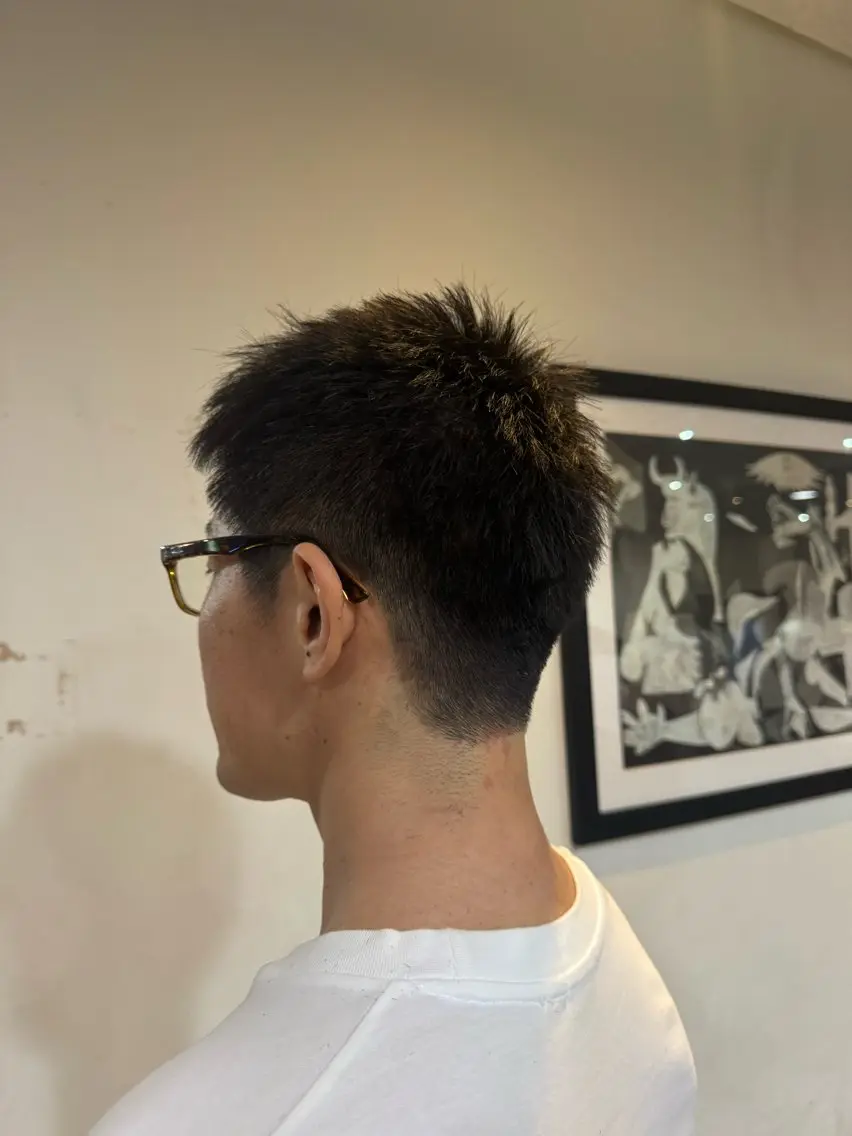 メンズ くすみ あやなのヘアスタイル