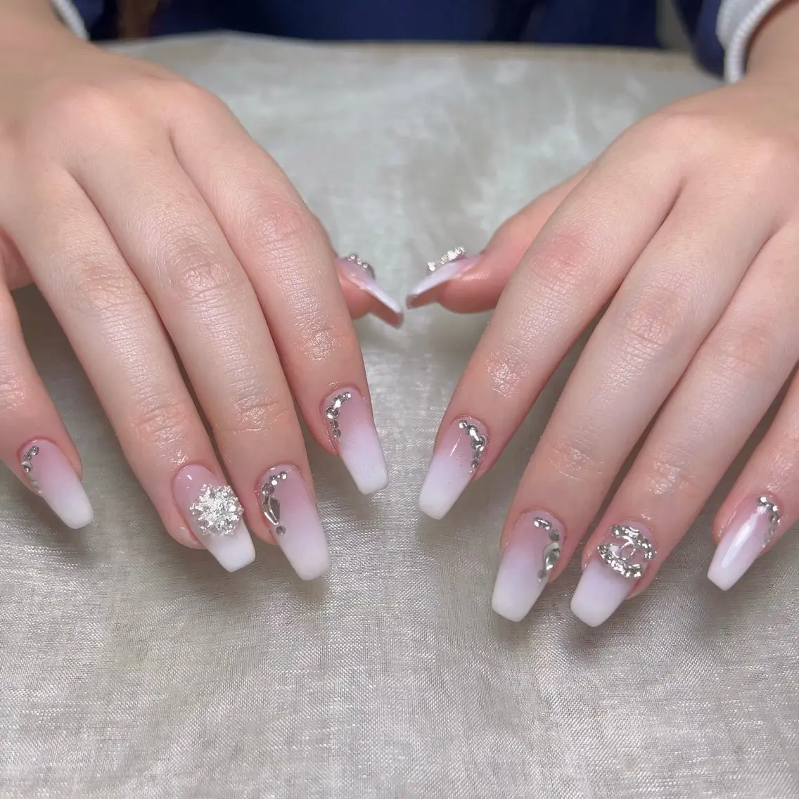 メンズ ネイル メンズ韓国風 アートネイル オーロラネイル ガーリー キラキラネイル ハンドネイル Nail salon 木にいるのネイルデザイン