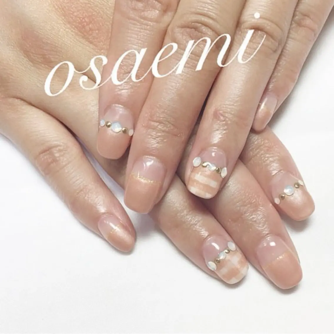 ネイル チークネイル フラッシュネイル フレンチネイル グラデーション ラメ(グリッター) ハンドネイル osa emiのネイルデザイン