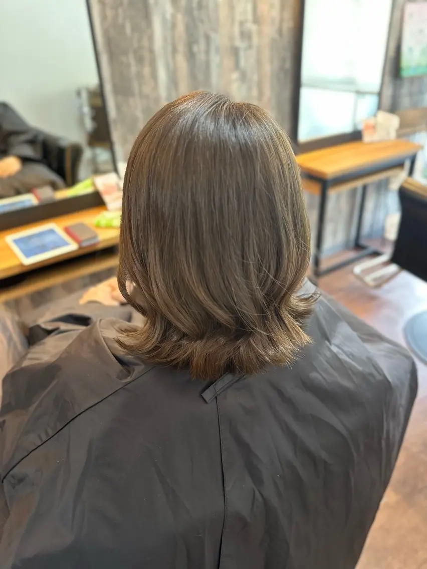 ミディアム カラー くびれヘア カット ヘアカラー Luzir⭐︎ GEN⭐︎のヘアスタイル
