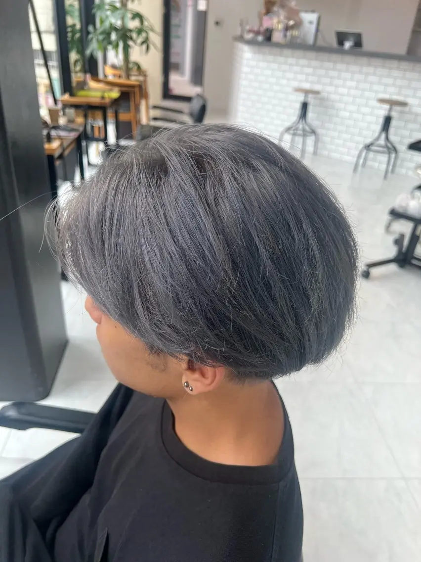 カラー メンズ ヘアカラー トリートメント ダブルカラー寒色系 ボリューム改善ハヤトのヘアスタイル
