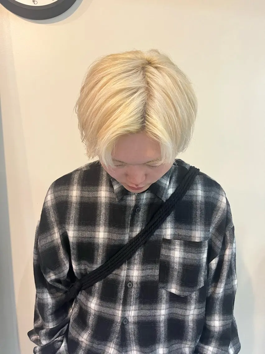 ショート カラー メンズ 抜きっぱなしブロンド ブロンド ヘアカラー 韓国ボブ/ハッシュ カットKIRAのヘアスタイル