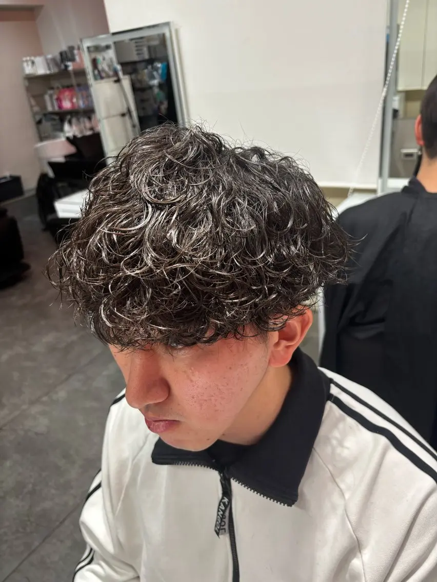 パーマ メンズ カット パーマ メンズ特化✨️ 韓国風パーマ🔥一八のヘアスタイル