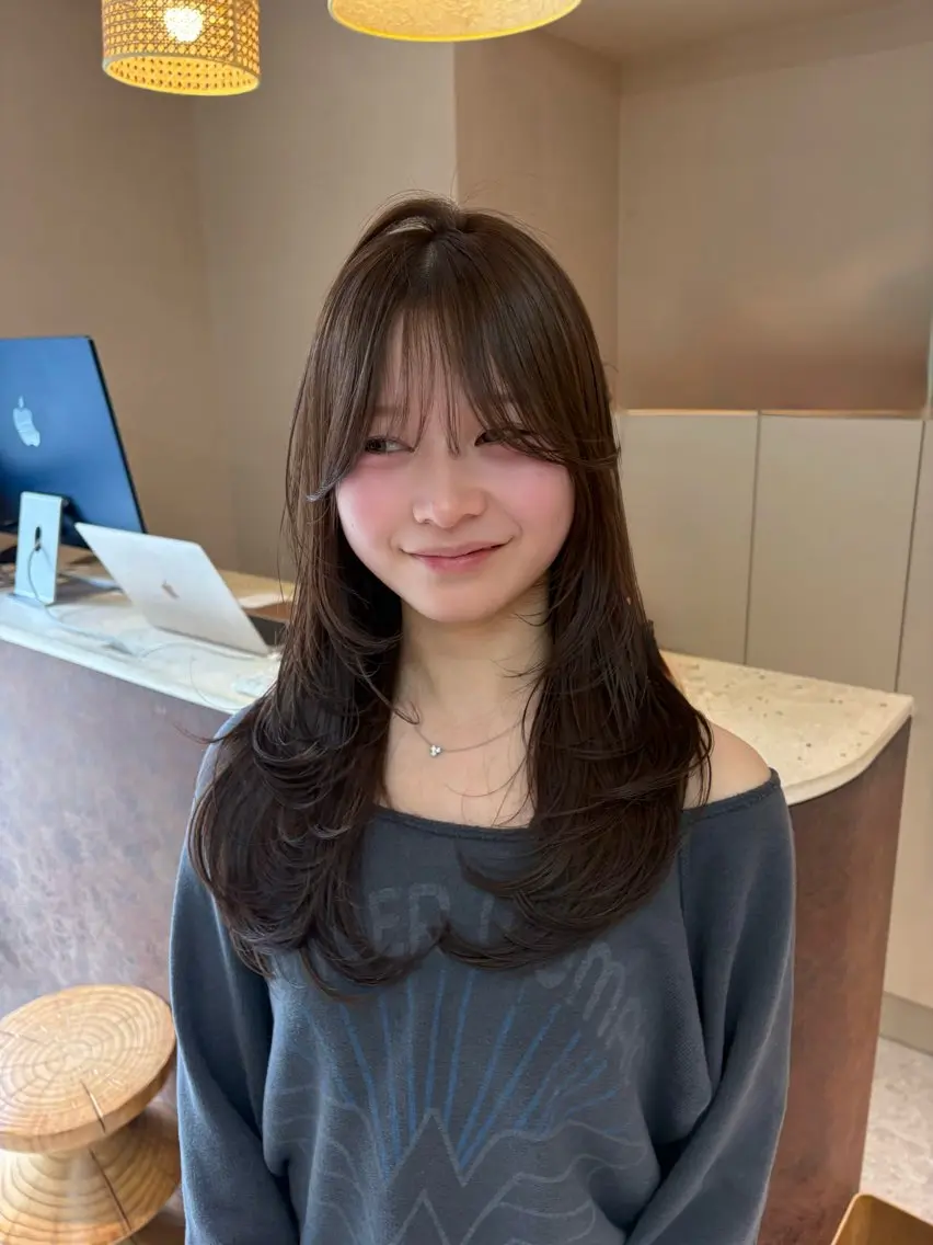 ロング カラー カット ヘアカラー トリートメント ヘッドスパ ヘアセット 似合わせレイヤー✨️ RIEのヘアスタイル