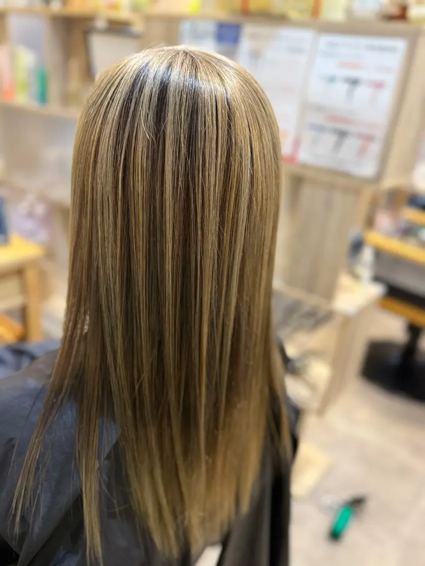 ロング レイヤーカット SHINYHAIR DaiCeのヘアスタイル