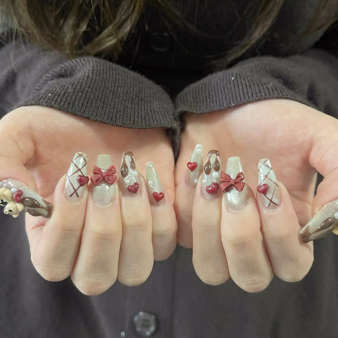 ネイル オーロラネイル クリアネイル 成人式 フラッシュネイル ジェルネイル ハンドネイル Amee Nail Salonのネイルデザイン