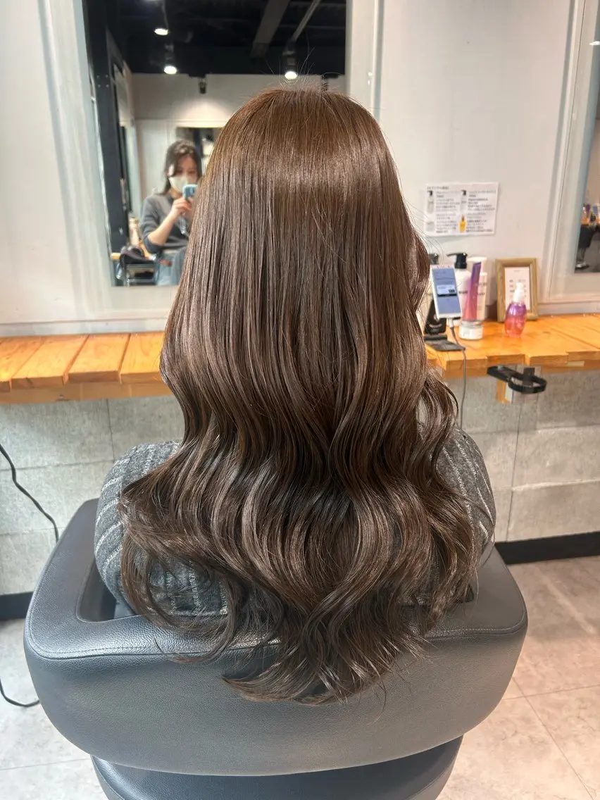 ロング アッシュ カット ヘアカラー トリートメント ヘッドスパ レイヤーStyle 🪽菜々実のヘアスタイル