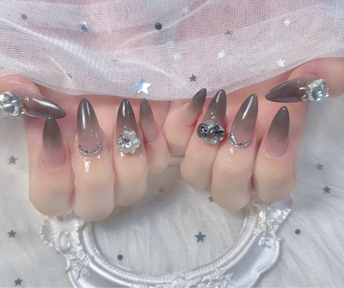 ネイル チークネイル ドット 長さ出し フットネイル フレンチネイル ハンドネイル Hana Nail Salonのネイルデザイン