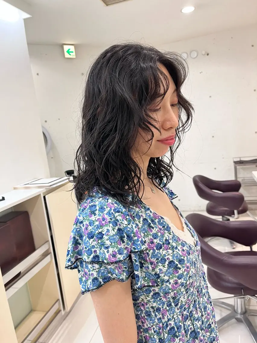 ミディアム パーマ ミディアムパーマ ニュアンスパーマ カット パーマ トリートメント 似合わせパーマ/ kazuのヘアスタイル