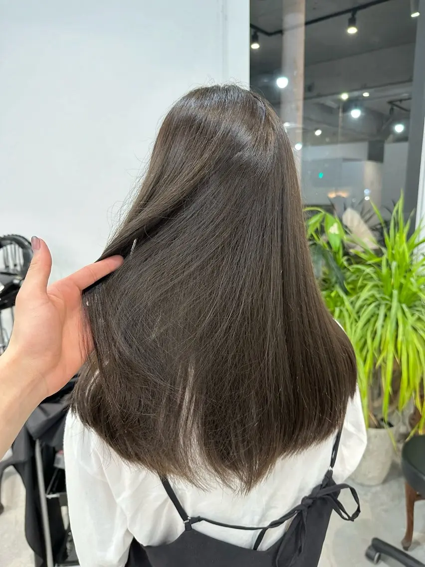 ロング カット ヘアカラー トリートメント カイリ /レイヤーカットのヘアスタイル