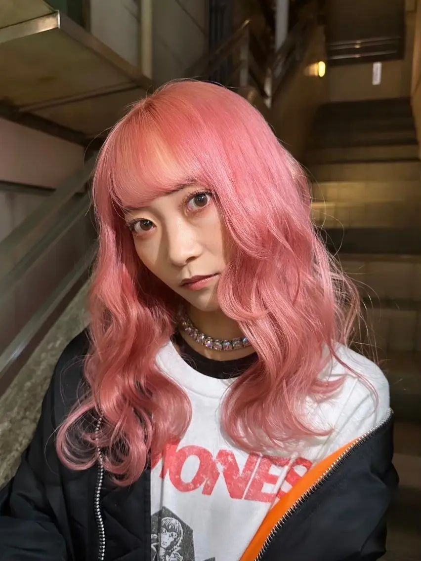 ロング 🩷アニメカラー🩵 mihoのヘアスタイル