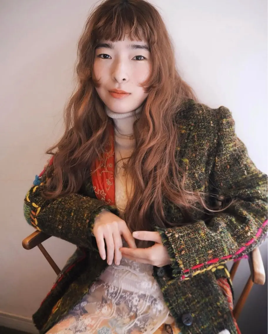 ロング カラー パーマ ヘアアレンジ ベージュカラー オレンジ オレンジベージュ ヘアカラー 似合わせヘア 💐たかさきかなこのヘアスタイル