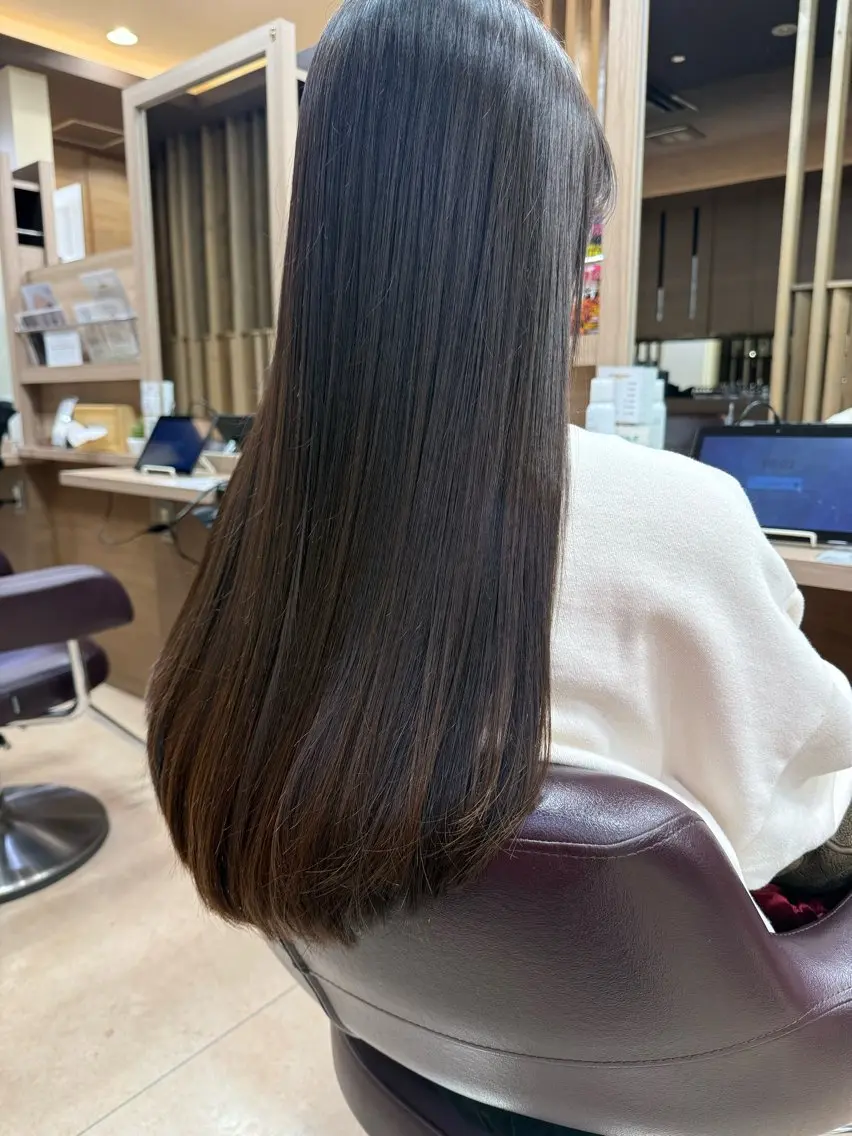 ロング 顔周りカット カット ヘッドスパ 茅根 紗加のヘアスタイル