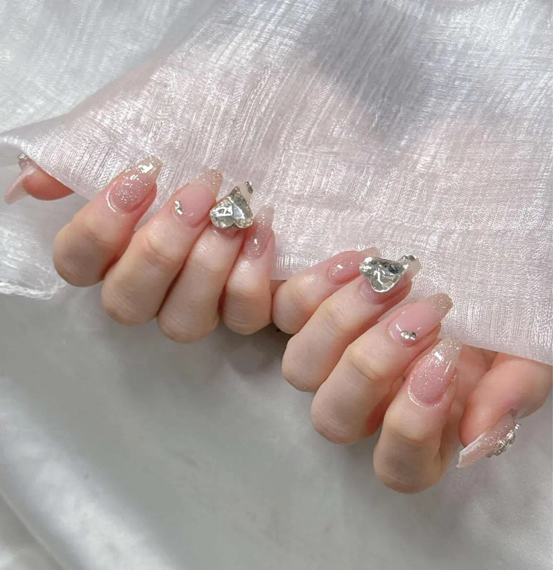 ネイル 長さ出し グラデーション 卒業式 キラキラネイル マグネットネイル ハンドネイル Lee Nailsのネイルデザイン