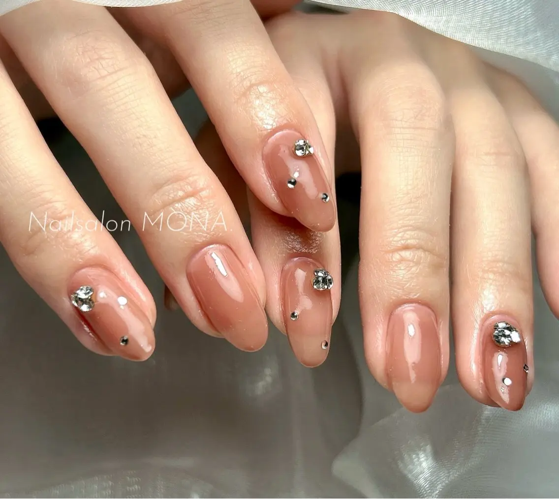 ネイル ワンカラーネイル ピンク ピンクベージュ ストーンネイル Nailsalon MONA.のネイルデザイン