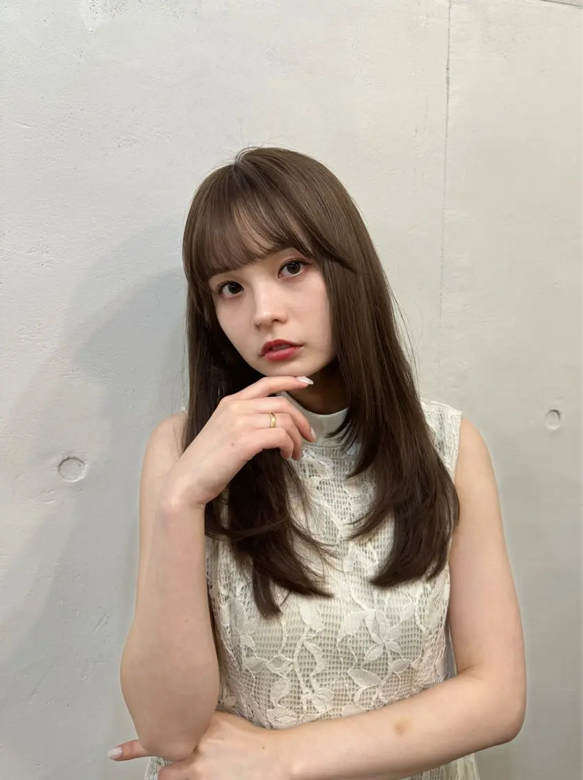 ロング カット ヘアカラー 顔まわりレイヤー 透明感カラー🩵🩵のヘアスタイル