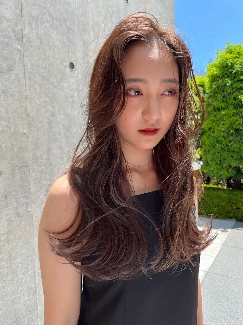 ロング カラー ブラウンカラー ナチュラルブラウン レイヤーカット ヘアカラー ミルクティーベージュ ブリーチ 店長 清水のヘアスタイル
