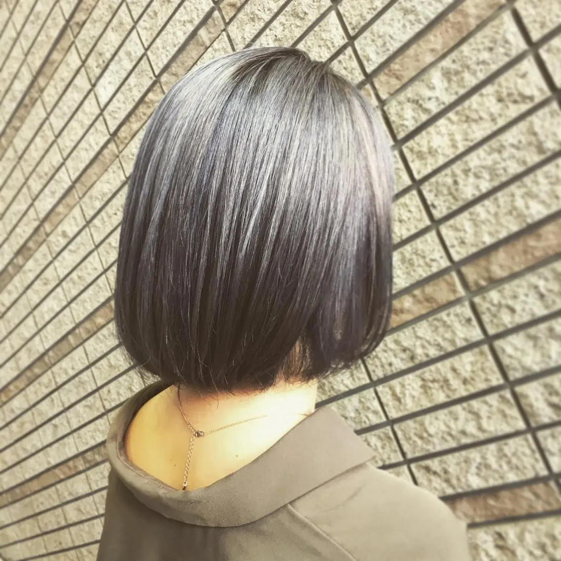 ショート カラー ブルーカラー イルミナカラー シルバー 外国人風カラー カット ヘアカラー ブリーチ/バレイヤ ージュ川端裕司のヘアスタイル