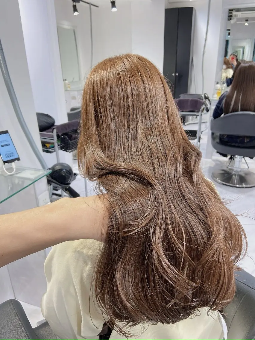 セミロング カラー センターパート特化 井上健太のヘアスタイル