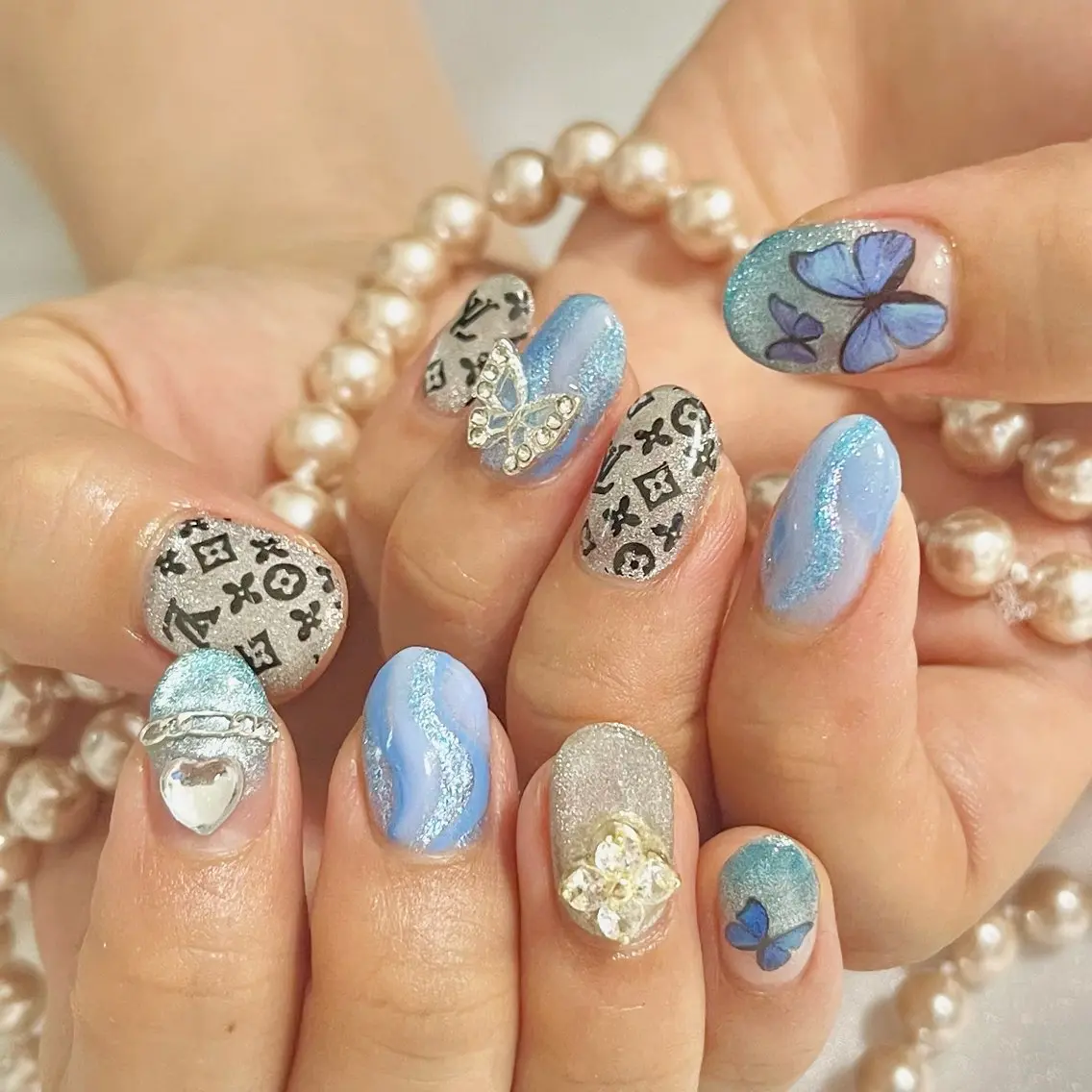 ネイル ブルー フレンチネイル ハート キラキラネイル 韓国ネイル 韓国ネイル💠 Tomoのネイルデザイン