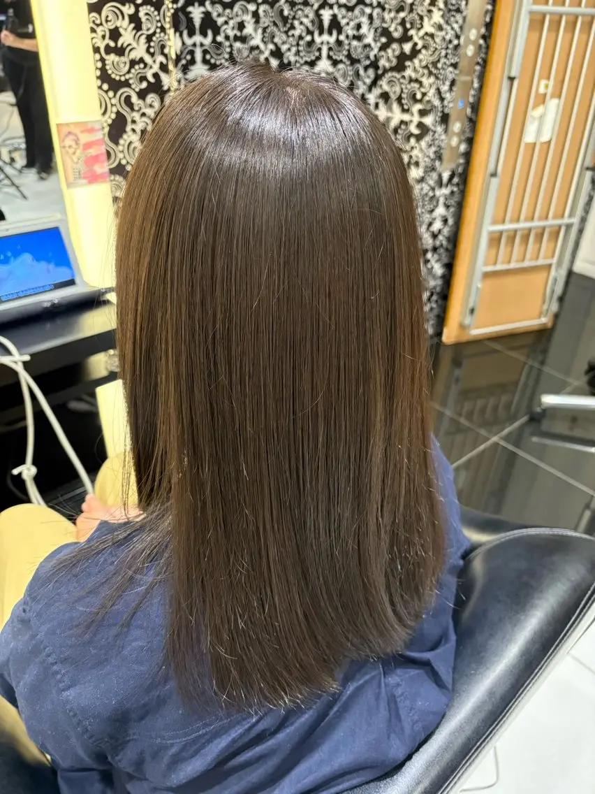 ミディアム カラー 丸山 美優のヘアスタイル