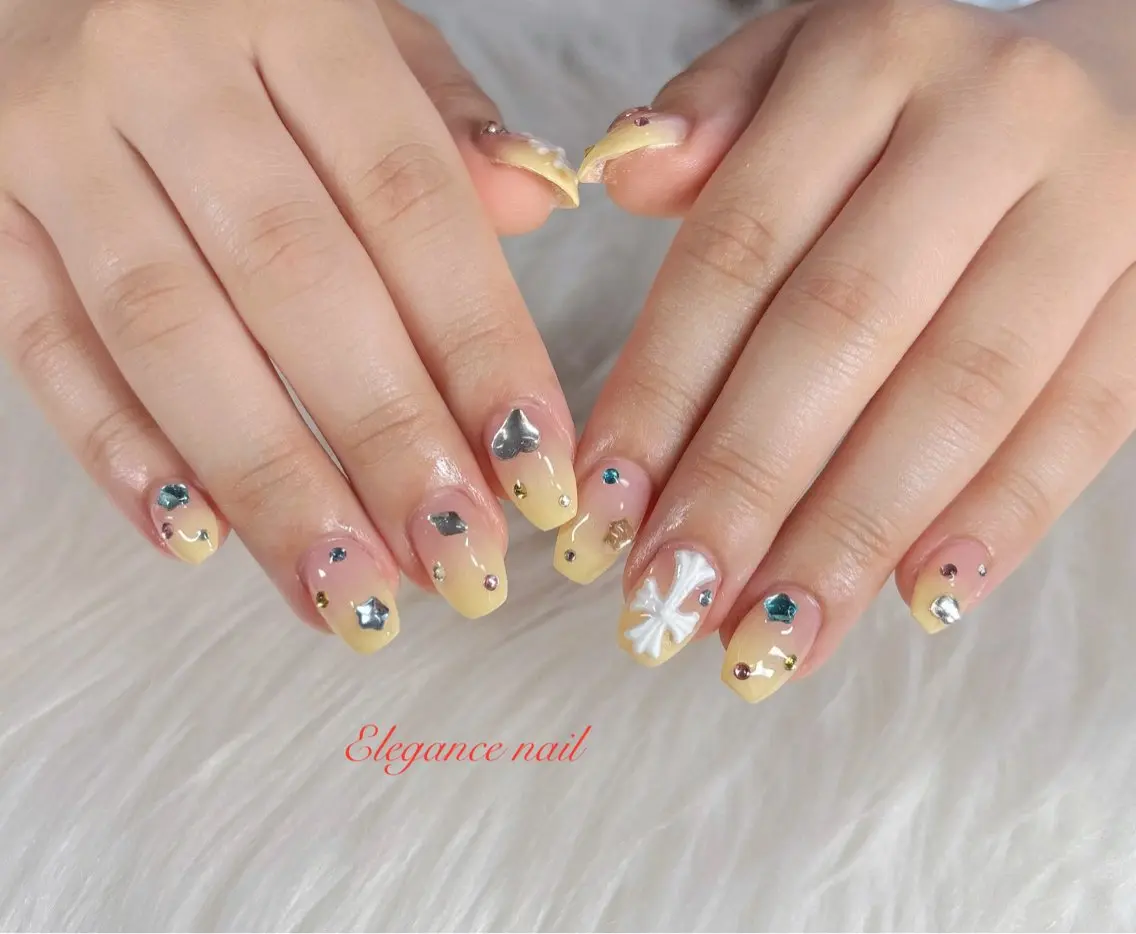 ネイル Elegance Nail本厚木店舗のネイルデザイン