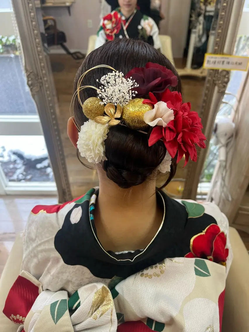 ヘアアレンジ 成人式 伊藤 ひなののヘアスタイル