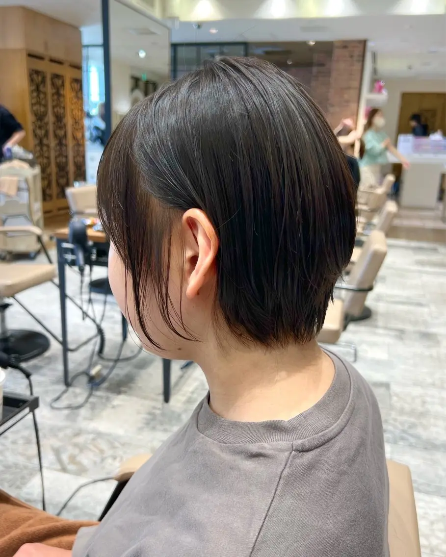 ショート カラー カット トリートメント 💍新宿ショート 💍岩田莉奈のヘアスタイル