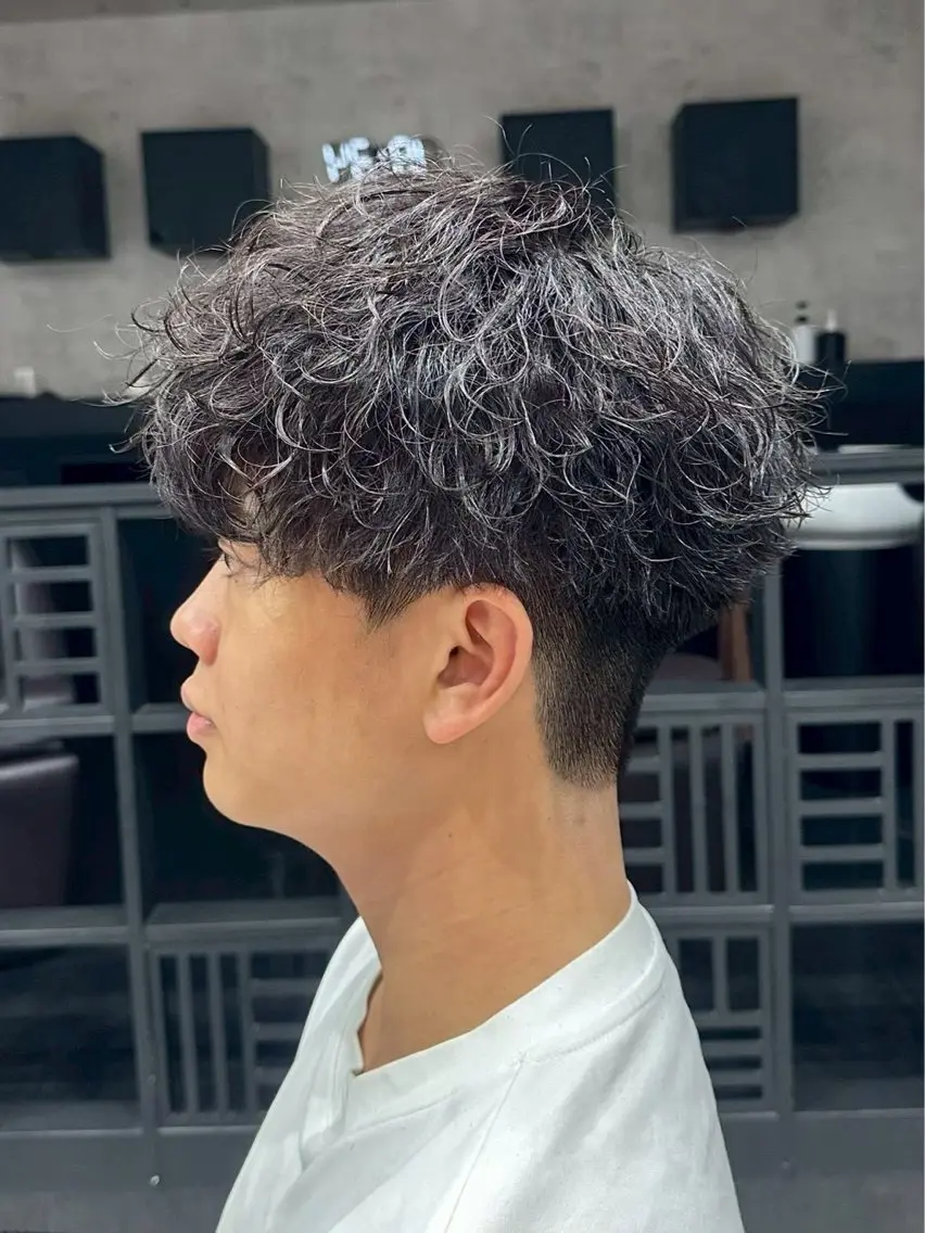 パーマ メンズ メンズパーマ 波巻きパーマ スパイラルパーマ 🔥ツイスパ／ フェザー🔥真裟斗のヘアスタイル