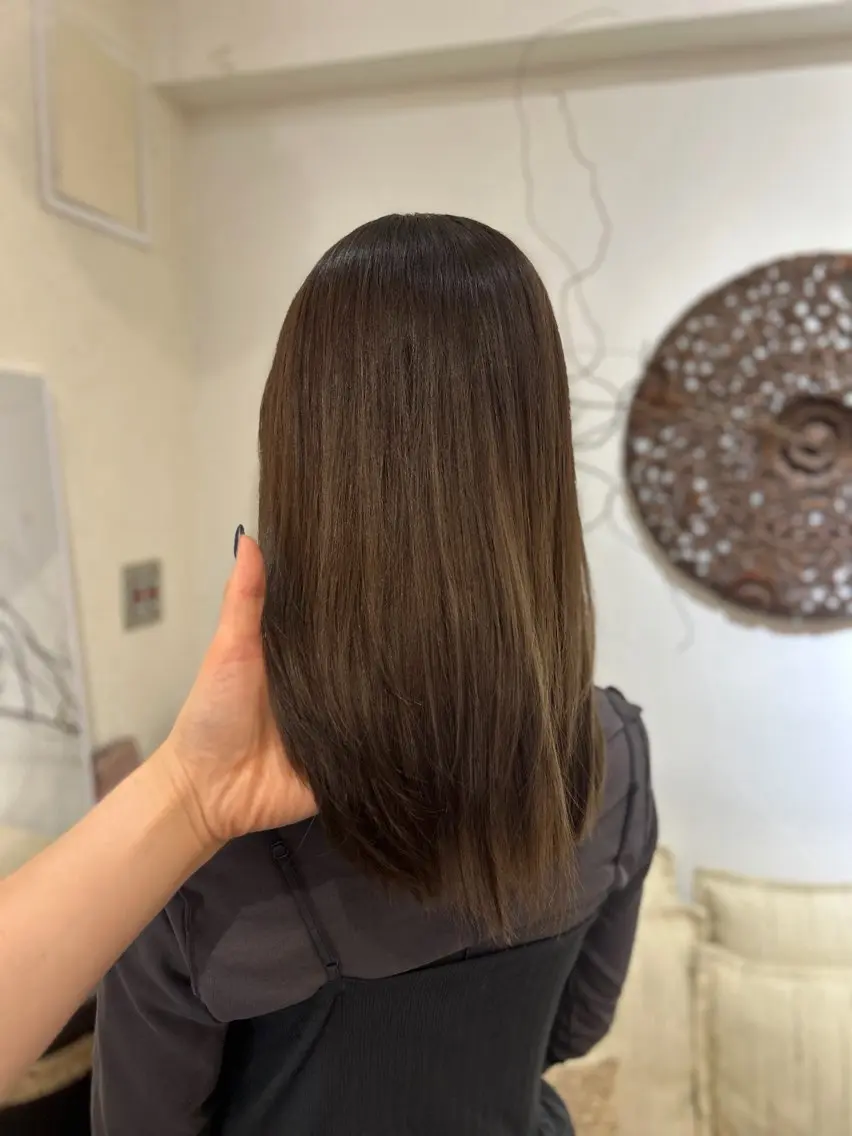 ミディアム カラー カット ヘアカラー トリートメント ヘッドスパ putri 川邉 優花のヘアスタイル
