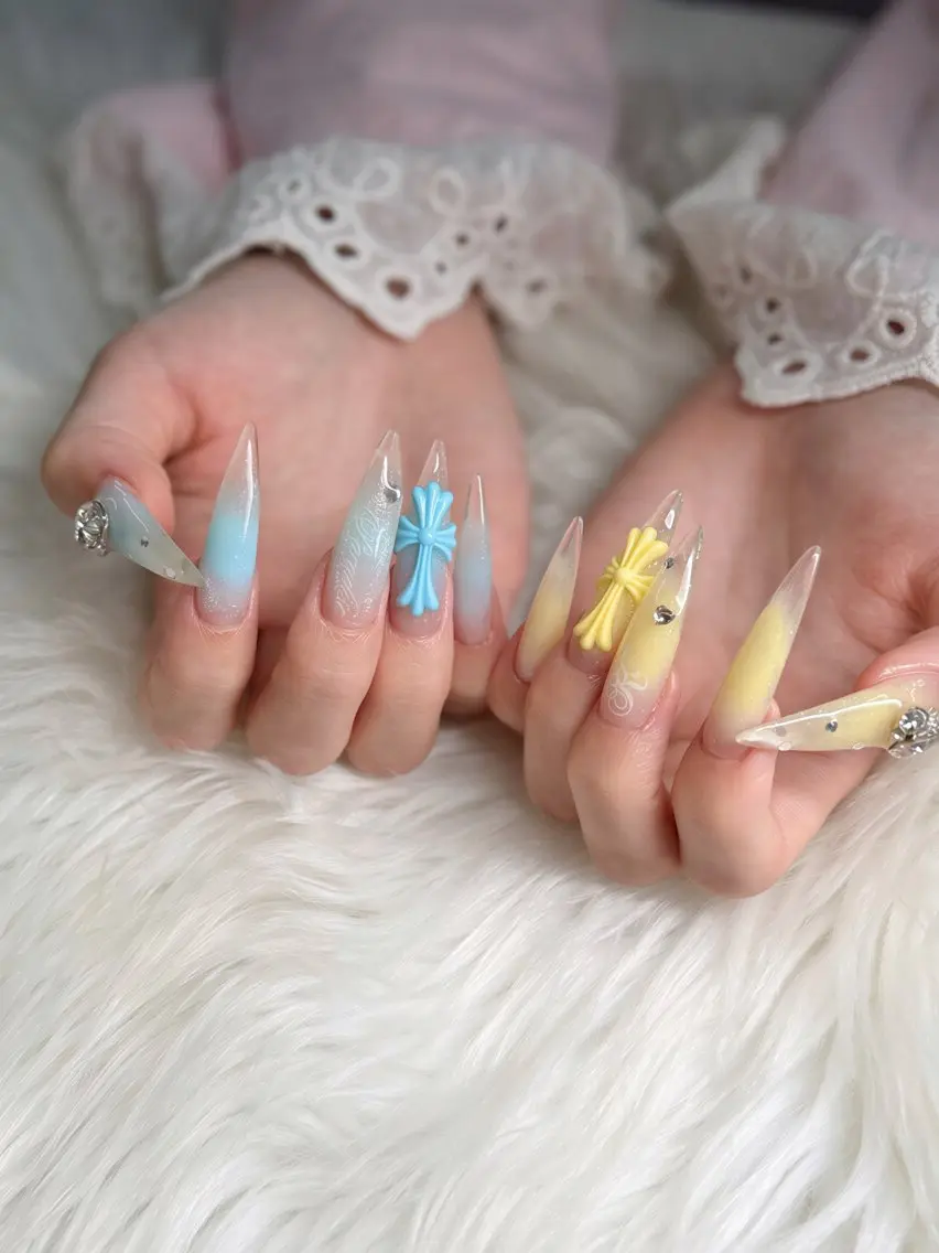 ネイル オーロラネイル チークネイル フットネイル フレンチネイル ジェルネイル ハンドネイル Havi Nailsのネイルデザイン
