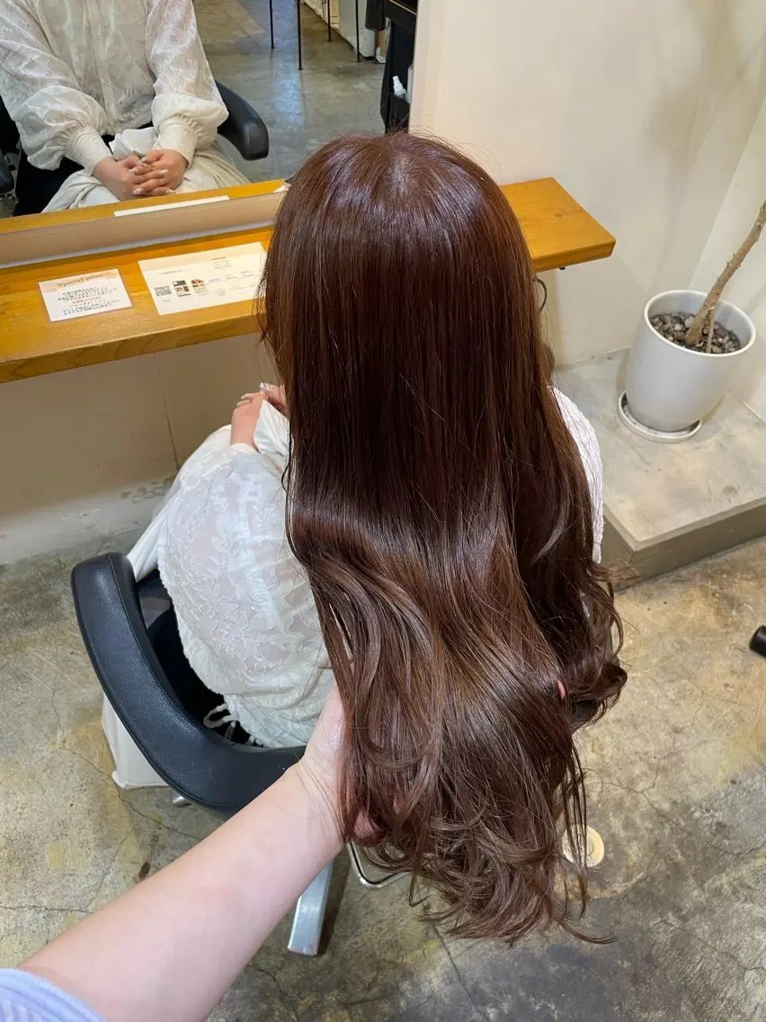 ロング カラー ベージュカラー ピンクカラー ピンクベージュ MIOベージュカラー 柔らかいカラーのヘアスタイル