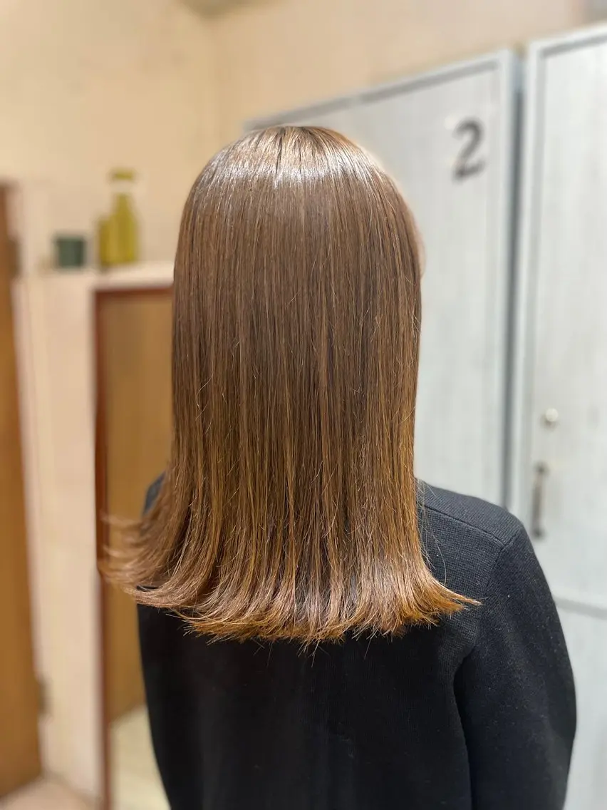 セミロング 縮毛矯正 茅野 あゆ美のヘアスタイル