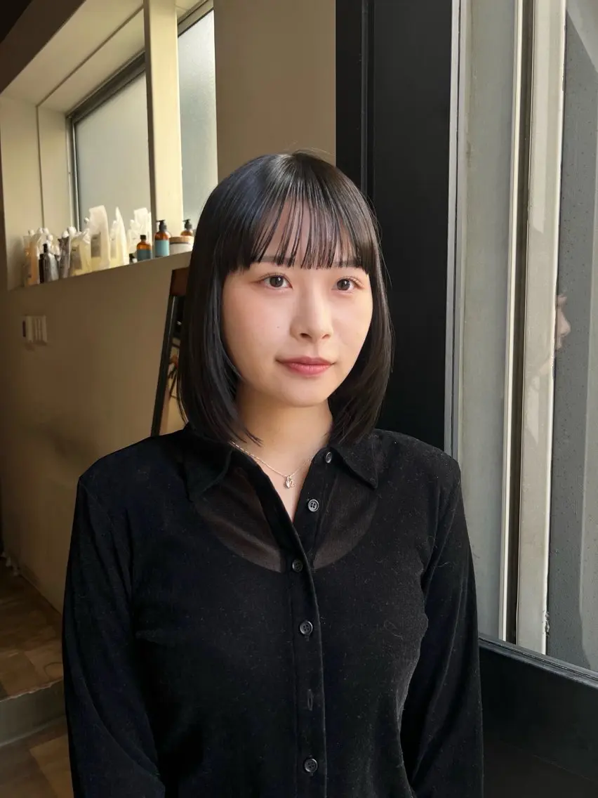 ショート あやの/レイヤー /ベージュカラーのヘアスタイル