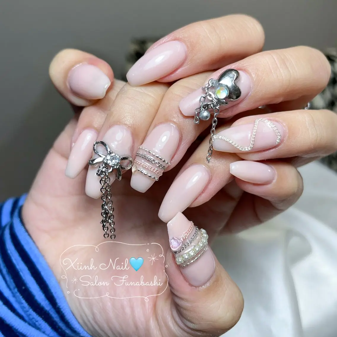 ネイル ブラウン チークネイル 桜ネイル 長さ出し フットネイル ハンドネイル XIINH NAIL SALONのネイルデザイン