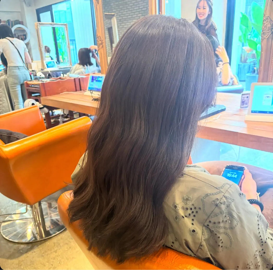 ロング カラー グレージュ オリーブグレージュ オリーブグレー 髪質改善カラー ベージュ🤎YUMEのヘアスタイル