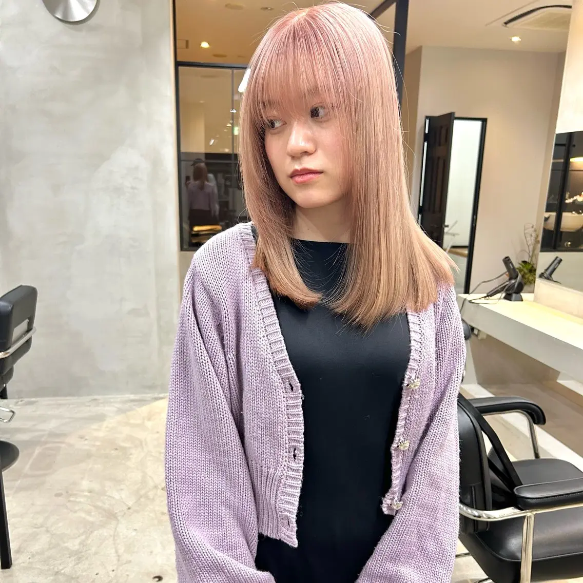 【ダブルカラー🌈】ケアブリーチ✨+似合わせカット+トリートメントの写真