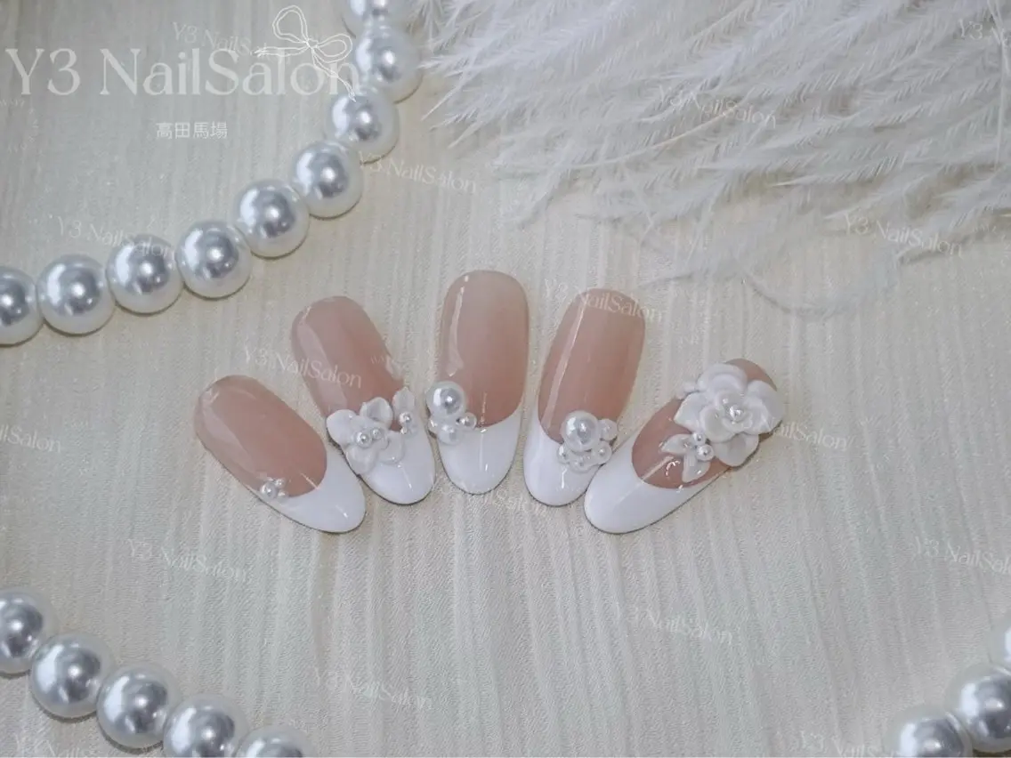 ネイル フラワーネイル フレンチネイル 持ち込み ブライダルネイル ホワイト Y3 NailSalonのネイルデザイン