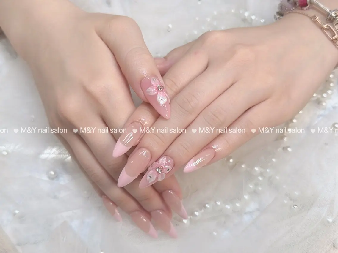 ネイル フレンチネイル ネイルチップ ハンドネイル ハンドケア ecrin nail salon錦糸町のネイルデザイン