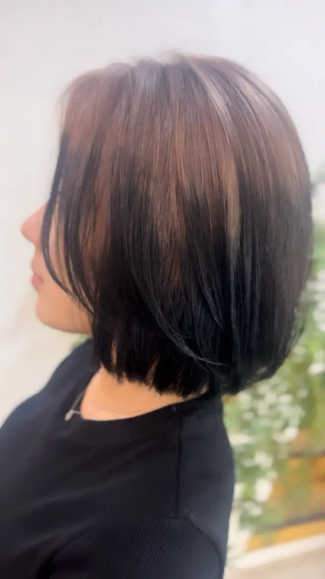 ショート ボブ 飯星慧斗 /ブリーチ、縮毛矯正のヘアスタイル