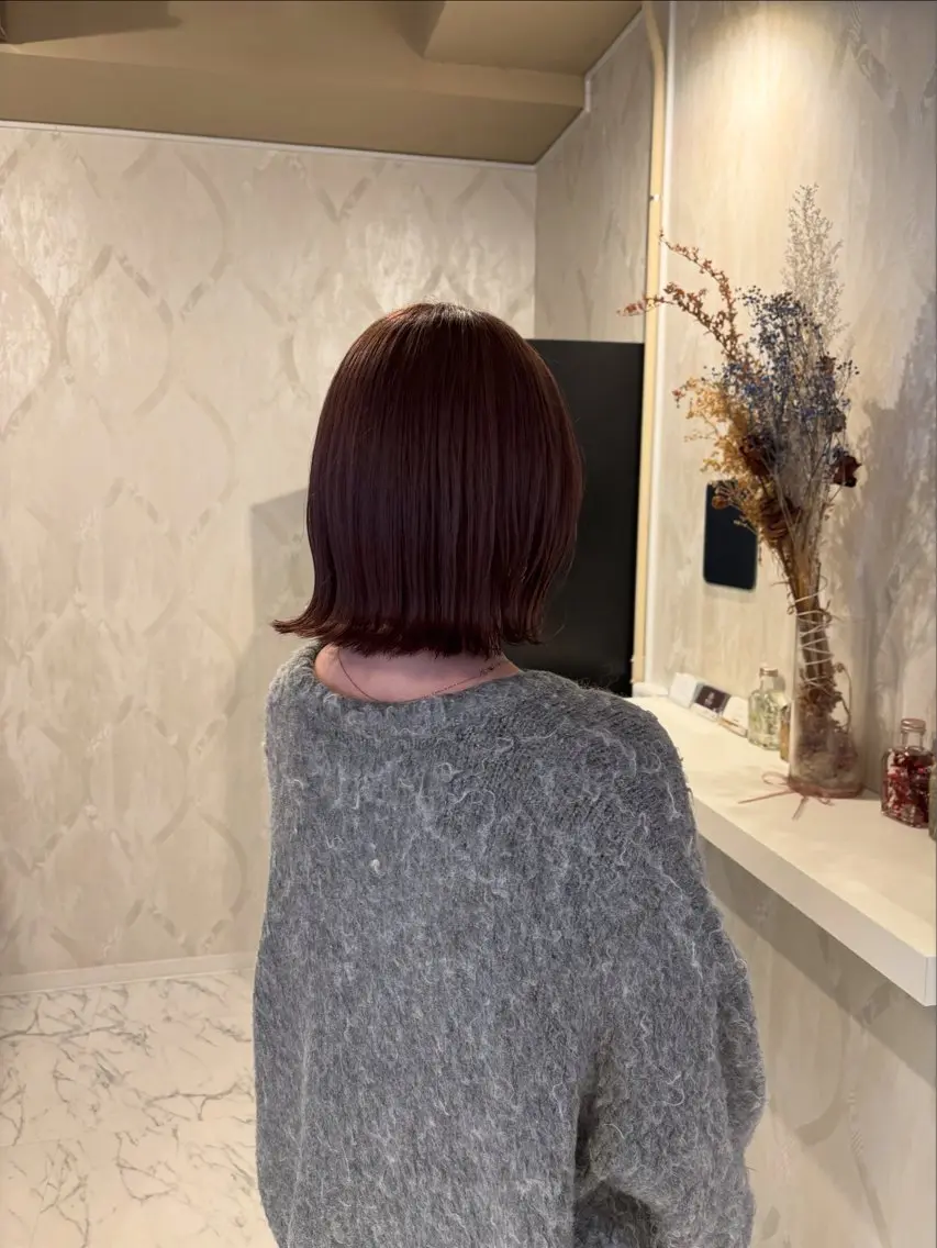 ミディアム カラー ブリーチ 透明感カラー ヘアカラー バッサリカット募集中 星川まお𝜗𝜚のヘアスタイル