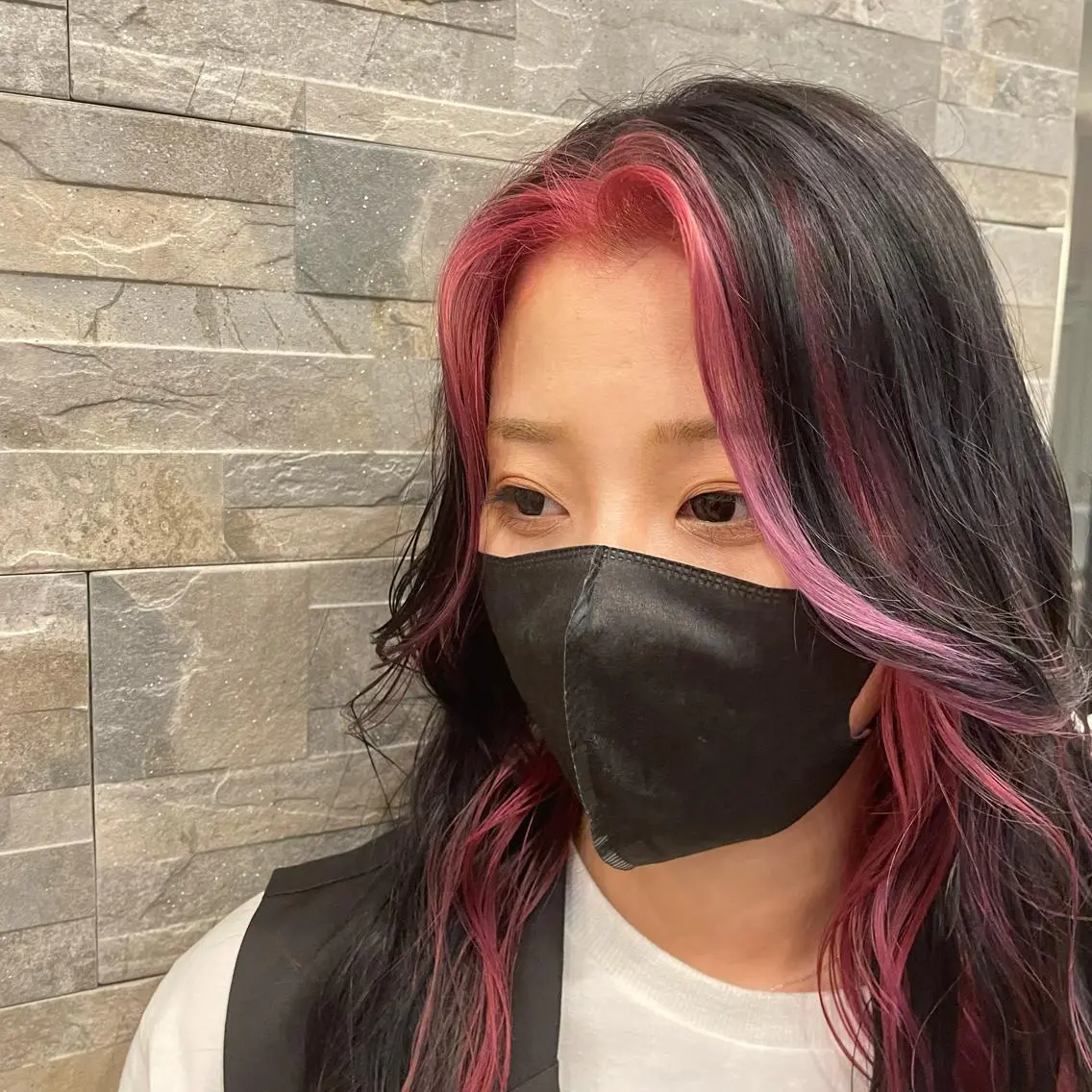 ロング カラー ミストバング フェイスフレーミング ピンクカラー 梅田美容室/ ウルフカットのヘアスタイル