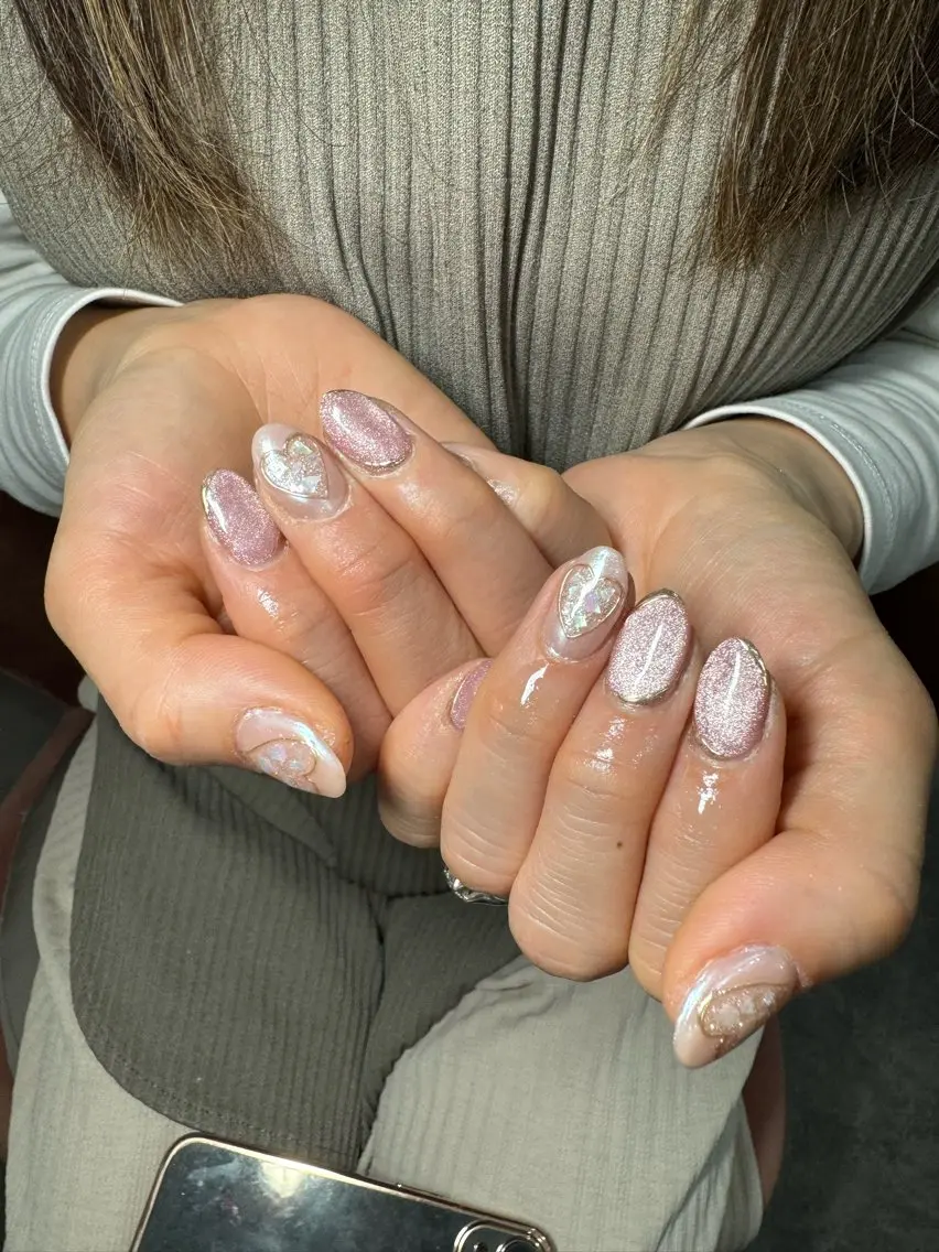 ネイル LAVISH 大和店 emi・:*+のネイルデザイン
