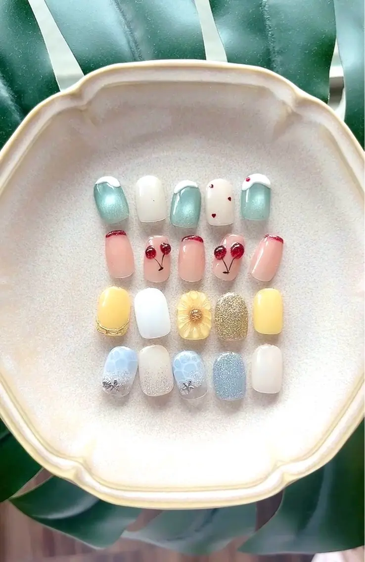 🉐夏ネイル🌈定額デザイン+甘皮ケア＋保湿オイルの写真