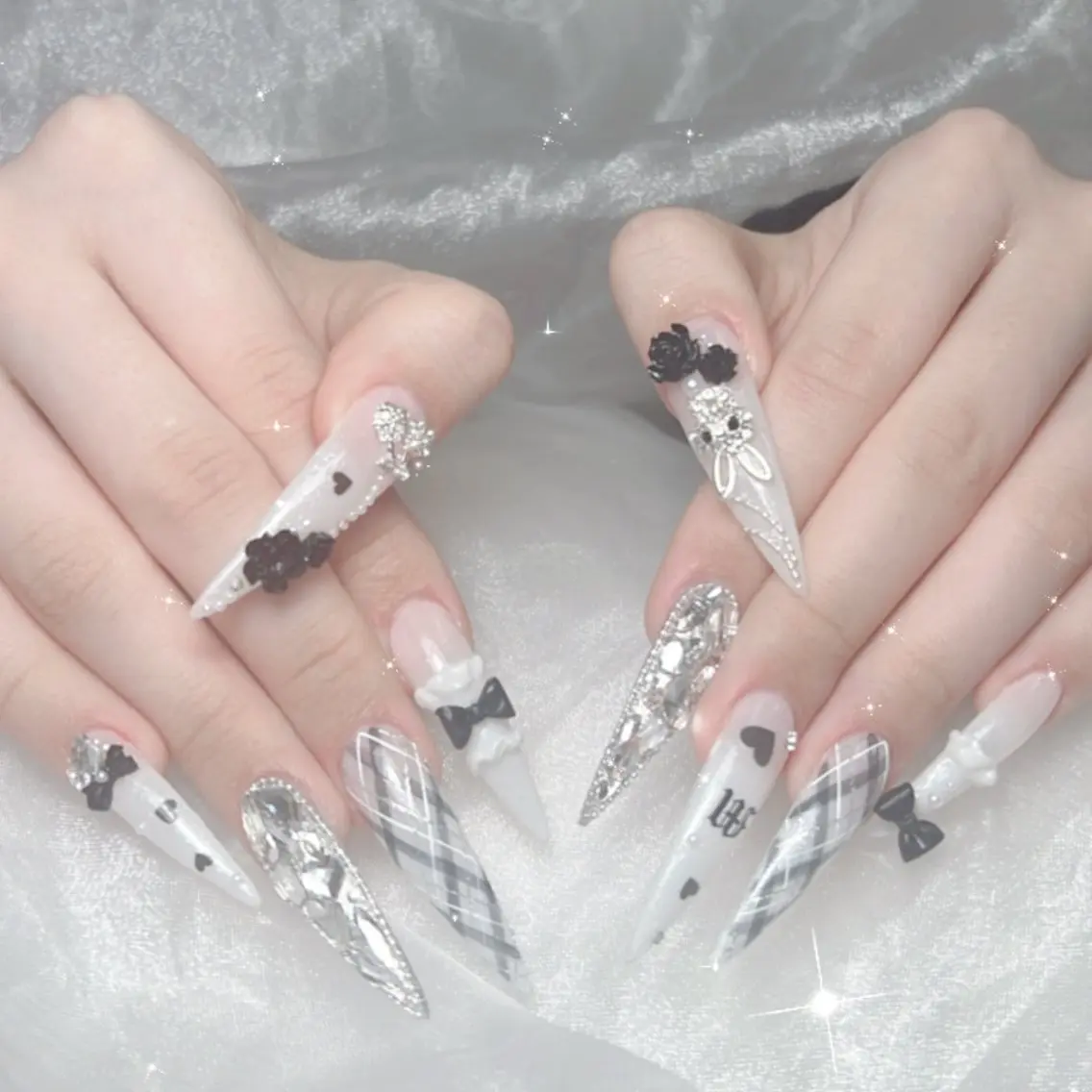 ネイル ハロウィン キラキラネイル 韓国ネイル スカルプネイル ハンドネイル MoMoA Nail ネイル長さ出し専門店のネイルデザイン