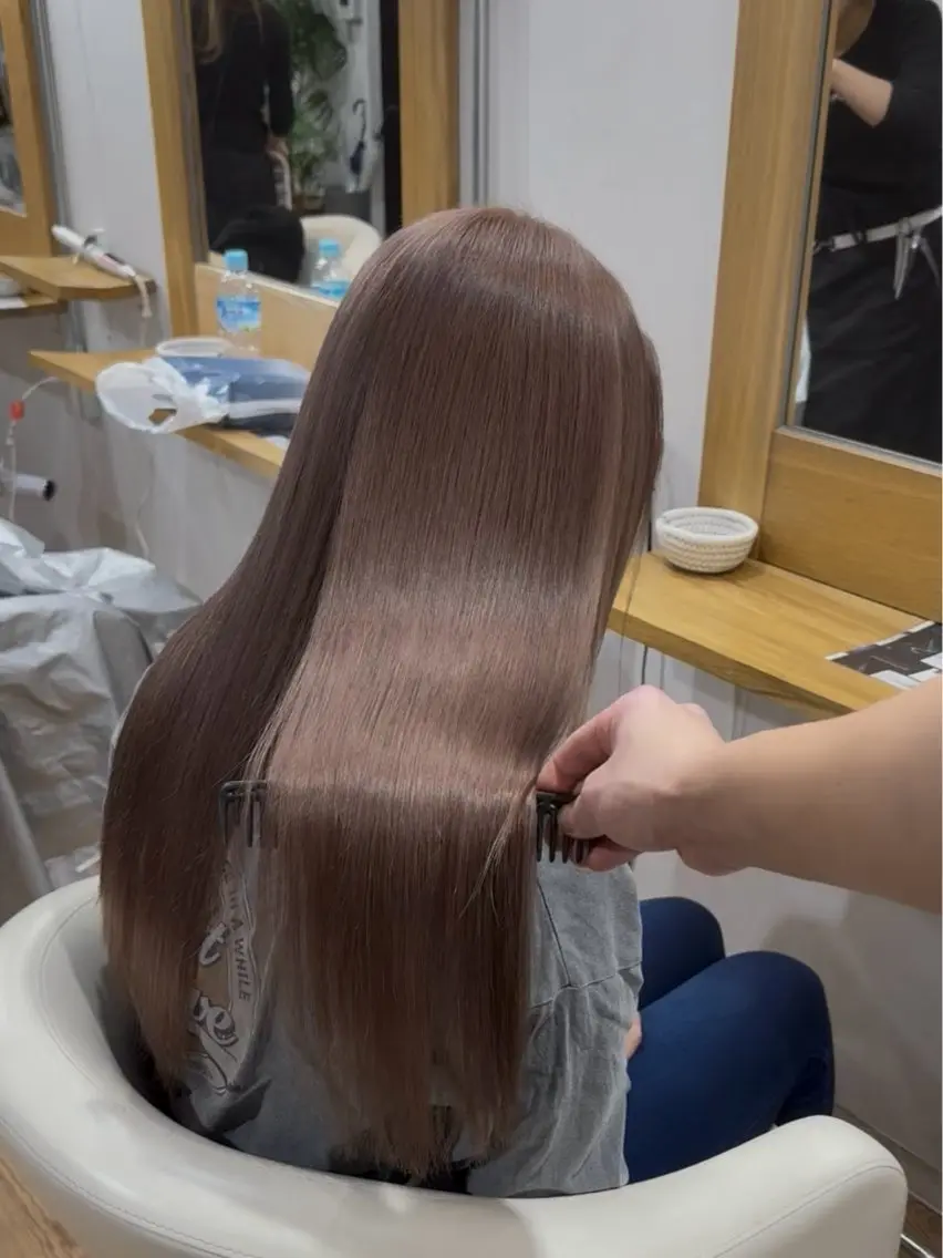 ロング カラー ベージュカラー ブリーチ ブラウンカラー ブラウンベージュ 透明感カラー ヘアカラー Kensho 京都駅 ケアブリーチのヘアスタイル