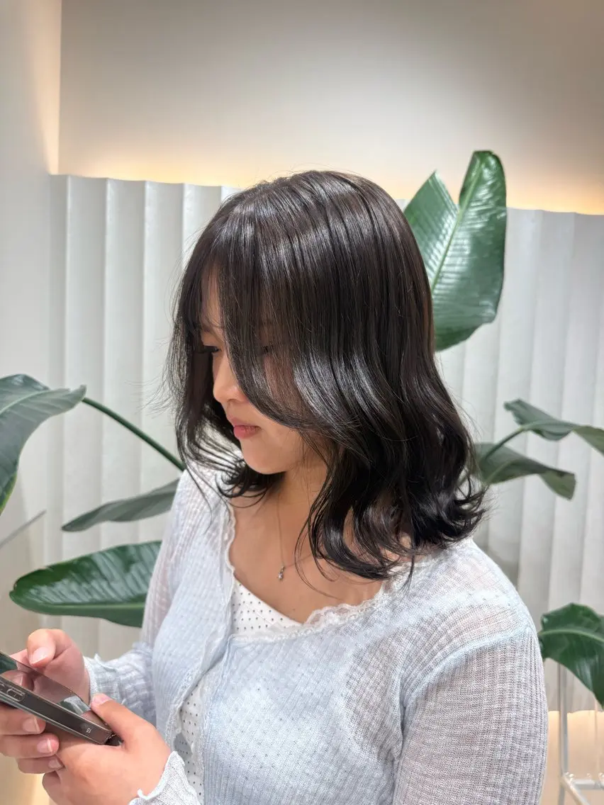 ロング カラー ヘアカラー トリートメント ラベンダー💜 グレージュ🩶のヘアスタイル