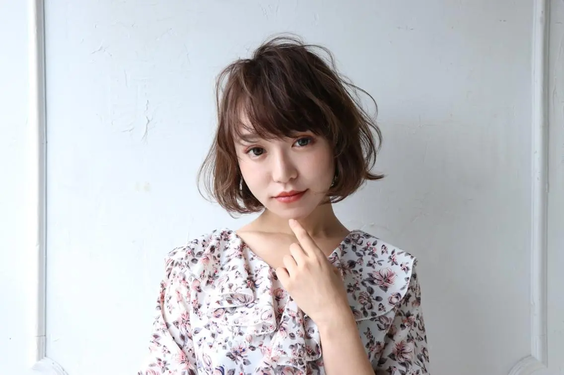 ミディアム ハイトーンブリーチ 土坂 由志【京都】のヘアスタイル